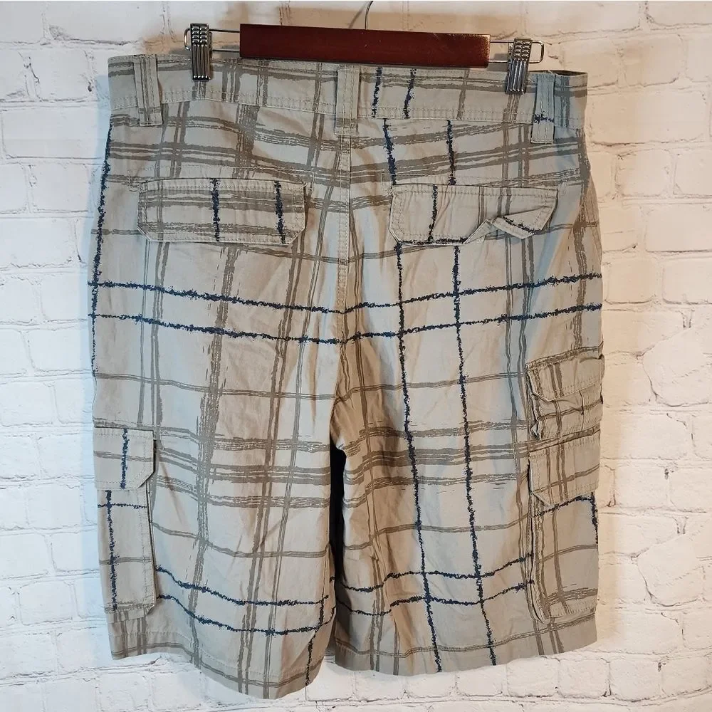 Men's David & James cargo shorts, size 36